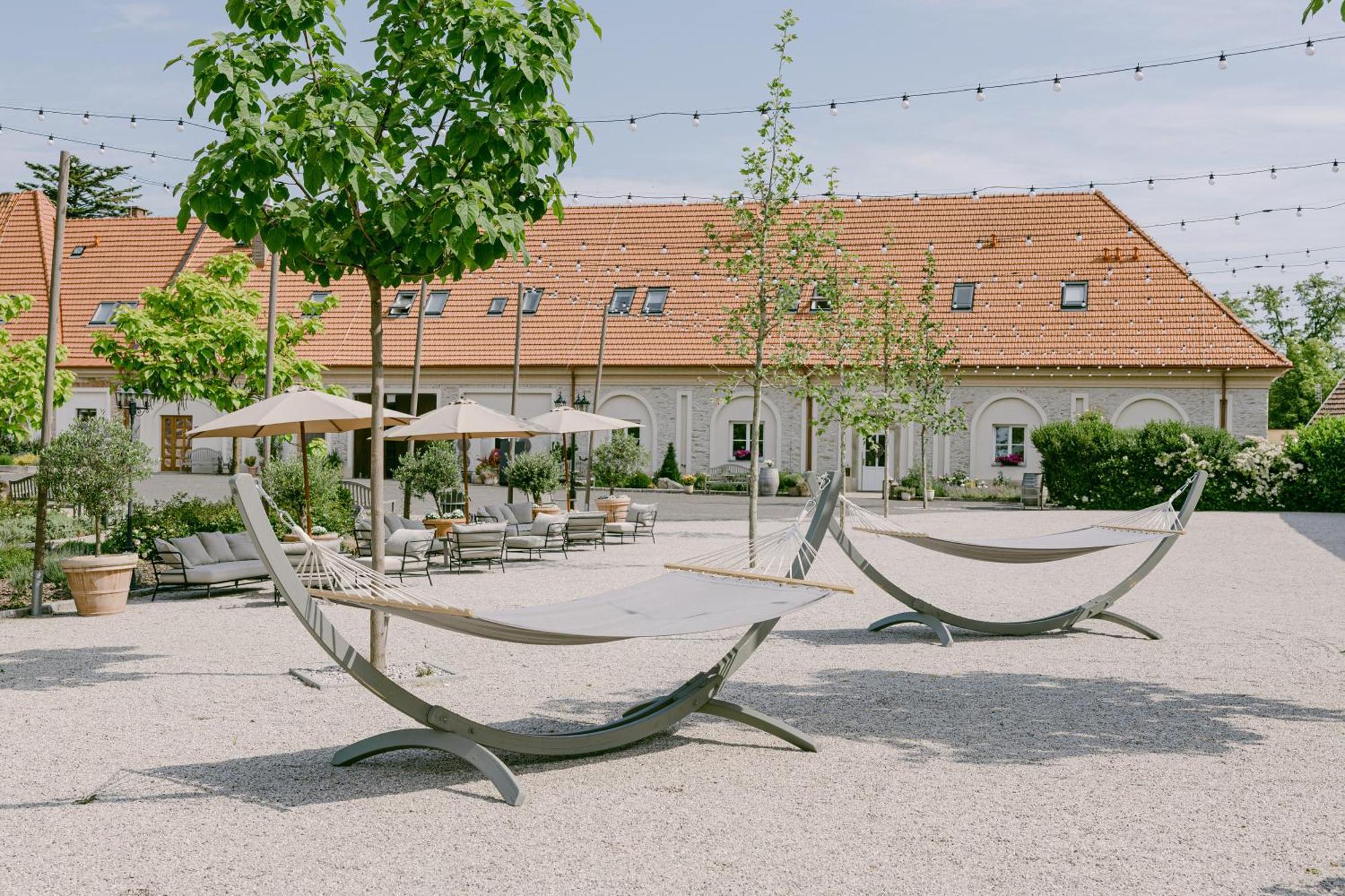 Hotel Na Kmíně Obristvi Exterior foto